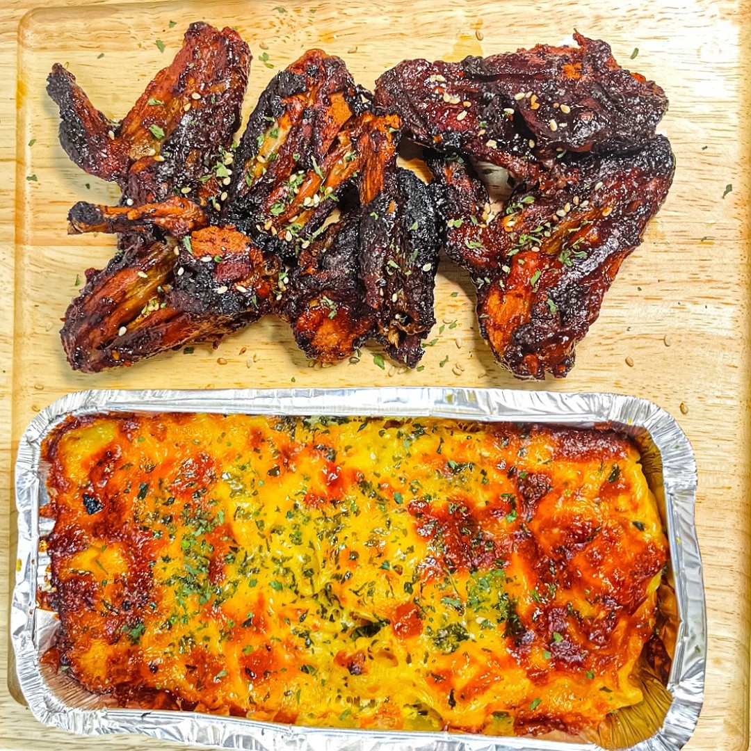 Mac and Cheese with BBQ Chicken wings